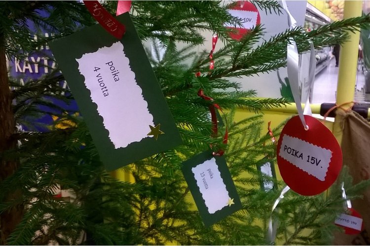 Joulu lapselle -keräyksen paketointitalkoot Joulu lapselle -keräyksen paketointitalkoot